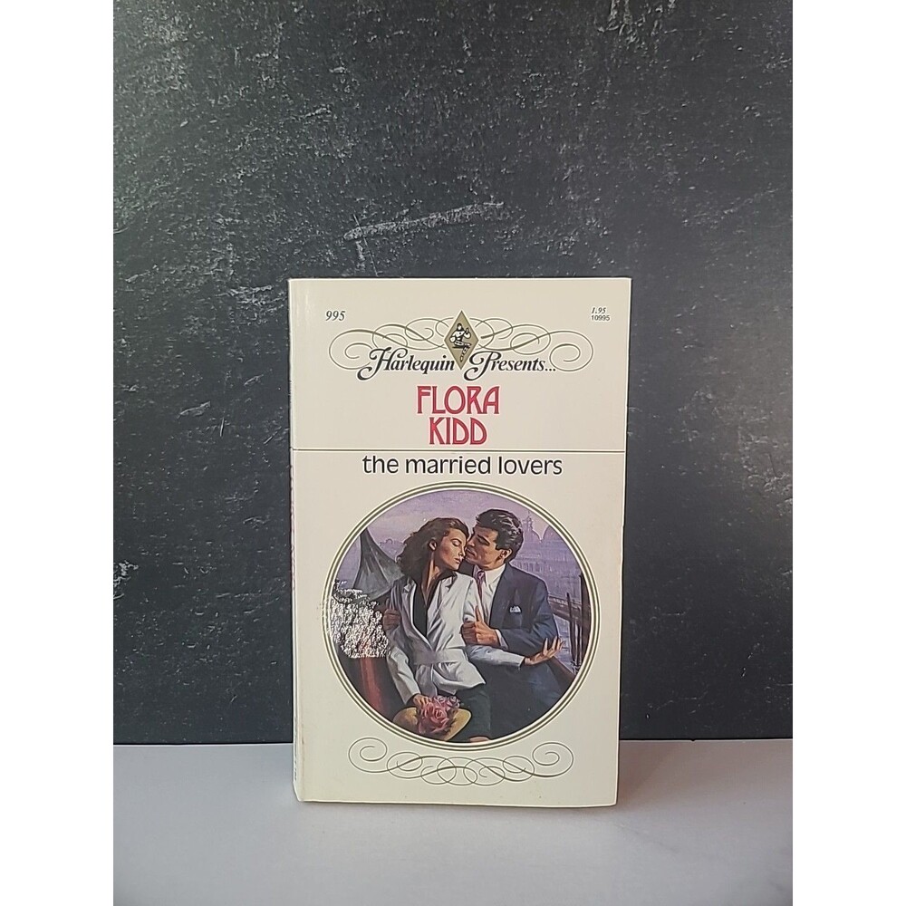 The Married Lovers By Flora Kidd Paperback